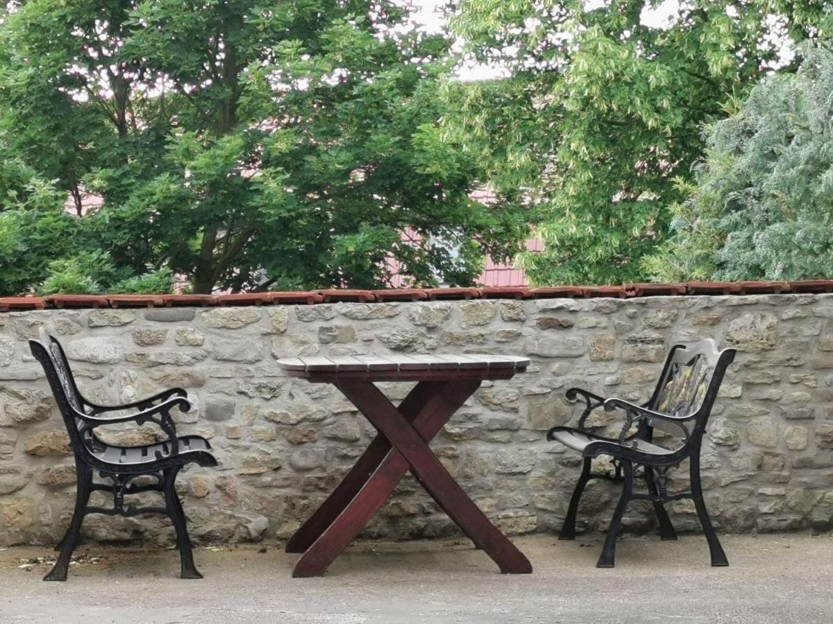 Ruhige Ferienwohnung Im Gutshaus Niederorschel Εξωτερικό φωτογραφία