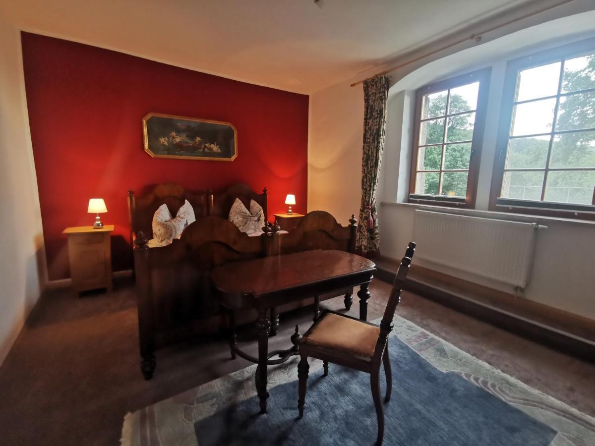 Ruhige Ferienwohnung Im Gutshaus Niederorschel Εξωτερικό φωτογραφία